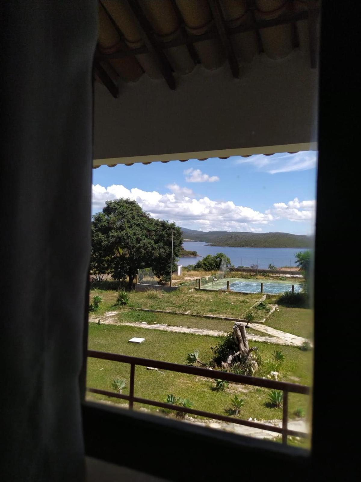 Quarto Quádruplo com Vista do Lago